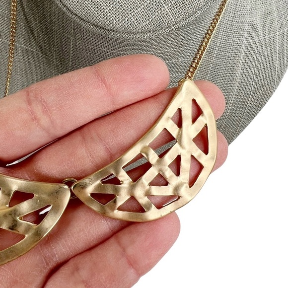 Matte Gold Tone Lattice Geometric Scalloped Statement Necklace - Picture 6 of 8